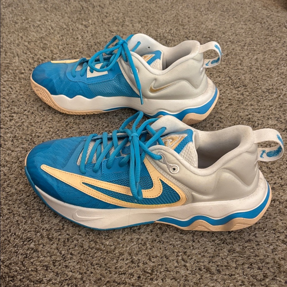 Nike Nike Giannis Immortality Phantom/Blue Lightning-ice Peach